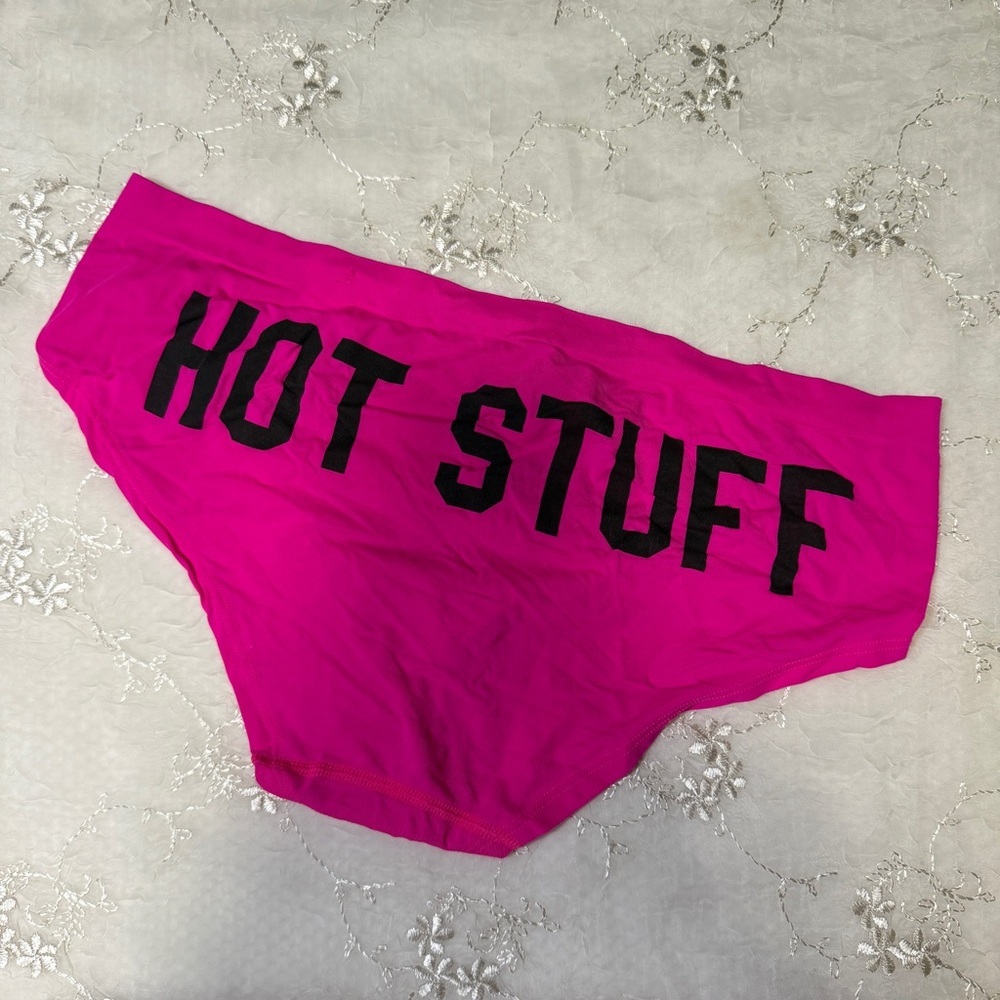 NWT Victoria’s Secret PINK “Hot Stuff” cheeky panty — size L — rare